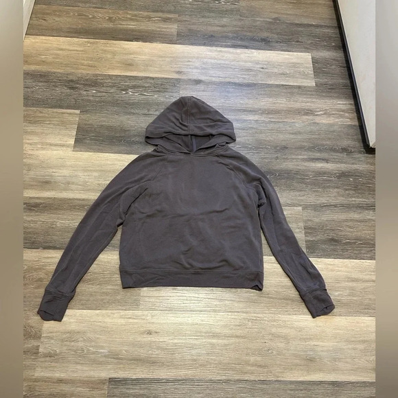 ATHLETA Women’s Dark Gray Cross Back Athletic Wear Sweater Size XS - Picture 2 of 9